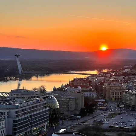 Voir Apartment * 布拉迪斯拉发